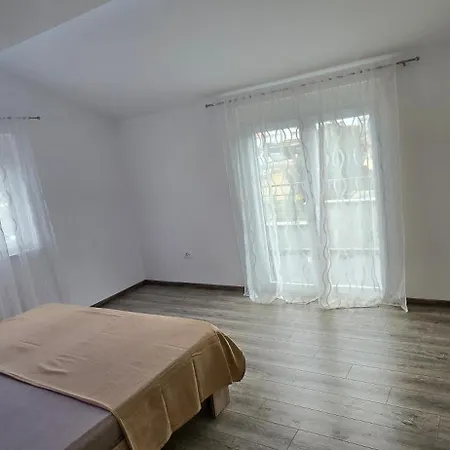 Nikol Apartment