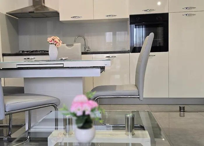 Nikol شقة زادار